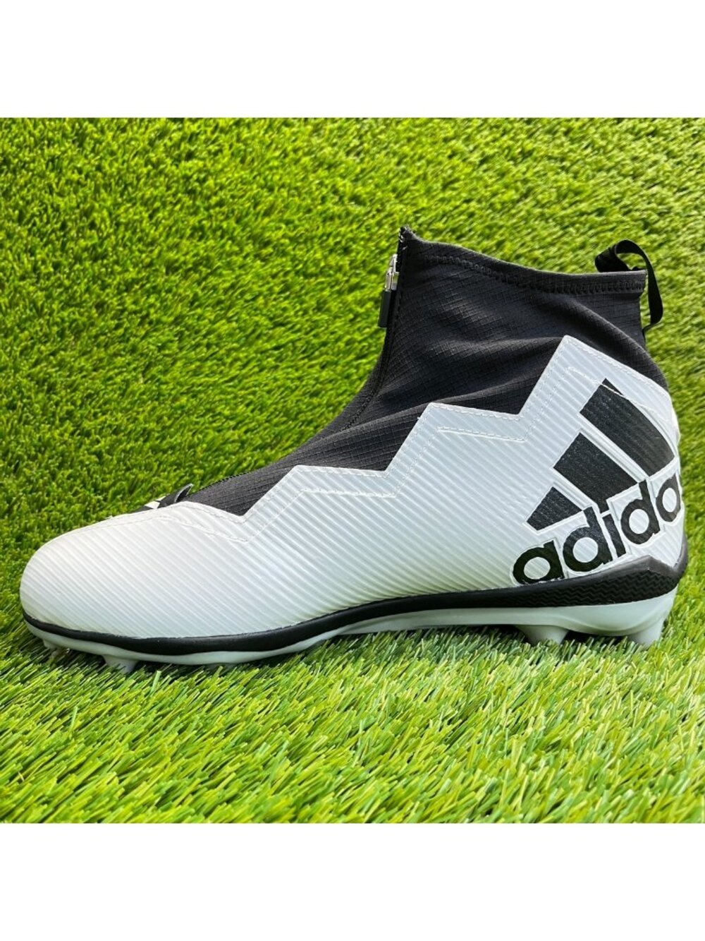 Adidas Nasty 2.0 Mens Size 11.5 White Black Running Outdoor Football Cleats